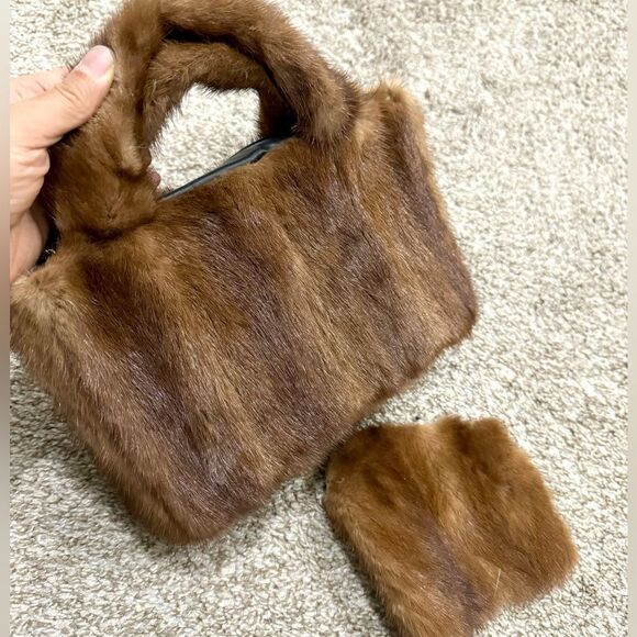 Handmade Real Muskrat Fur Top Handles Satchel With Mink Fur Flower Bag Charm - Picture 10 of 16